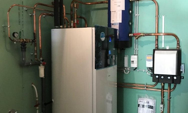 POSE ET INSTALLATION D'UN SYSTEME DE CHAUFFAGE ET PRODUCTION ECS AVEC POMPE A CHALEUR AIR/EAU A VAULNAVEYS.